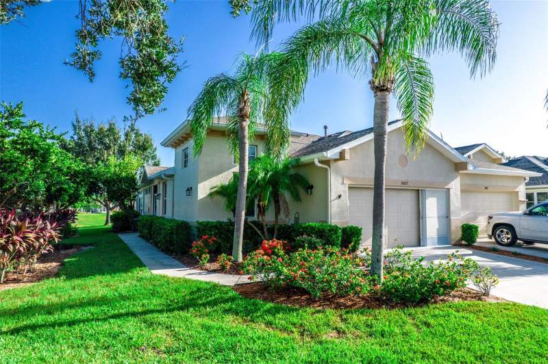 Lyndhurst Condo