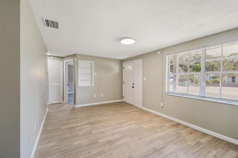 2 bedroom Single Family Residence at 3317 Bainbridge Drive, Beacon Square, Holiday — photo 2