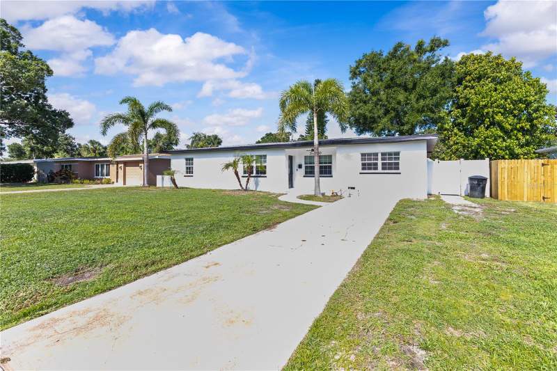 4 bedroom Single Family Residence at 2090 75TH STREET, JUNGLE COUNTRY CLUB 4TH ADD, ST PETERSBURG — photo 4
