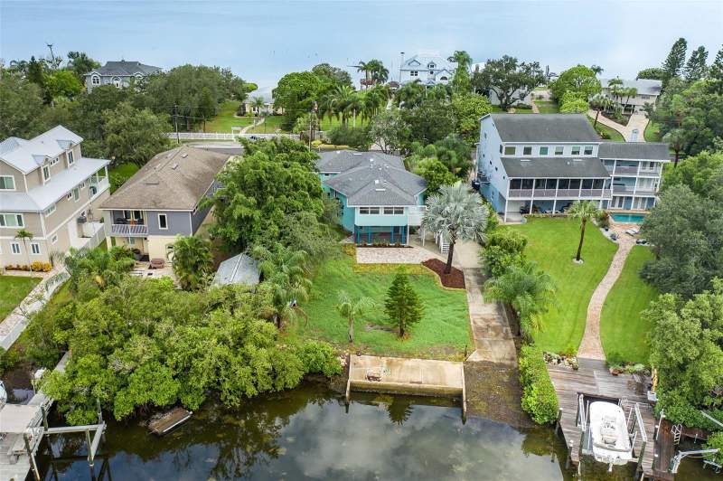 2 bedroom Single Family Residence at 2030 Gulfview Drive, Baileys Bluff Estates, Holiday — photo 3