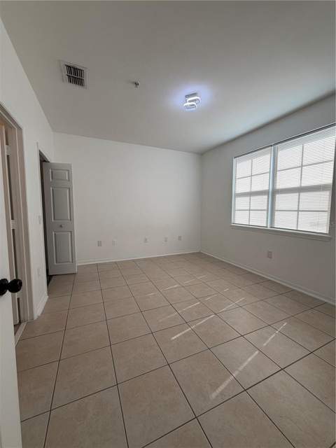 3315 Parkchester Square Boulevard #301, Orlando FL - photo 6 of 22