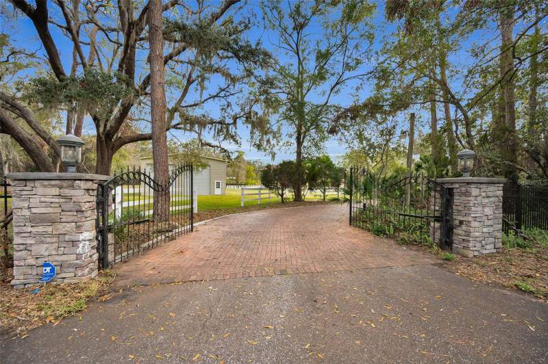 4 bedroom Single Family Residence at 249 Dogwood Trace, Oak Hill Acres, Tarpon Springs — photo 3