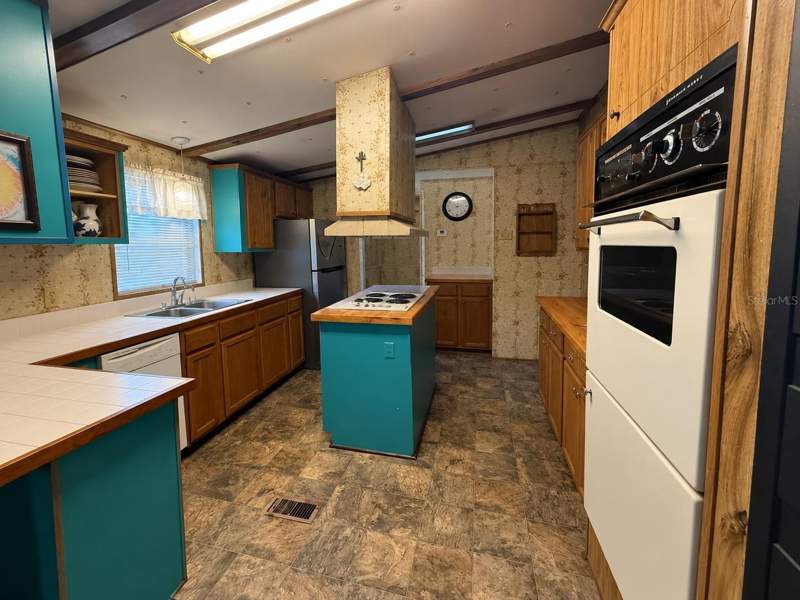 3 bedroom Manufactured Home at 1914 Woodcrest Drive, Ormond Beach, Ormond Beach — photo 5