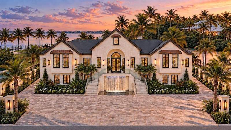5 bedroom Single Family Residence at 546 Freeling Drive, Bay Island, Sarasota — photo 2