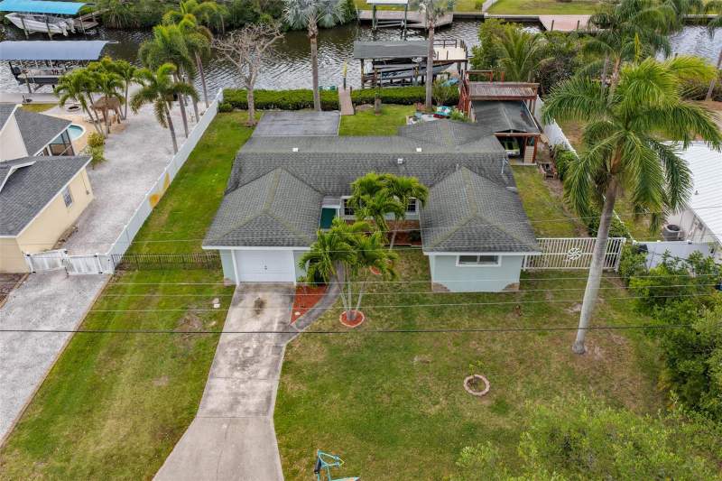 2 bedroom Single Family Residence at 6907 9th Avenue, Replat Of Bonaire Bayou, Bradenton — photo 4