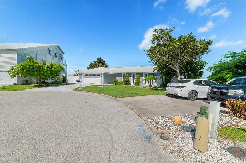 3 bedroom Single Family Residence at 15723 Donzi Drive, Sea Pines, Hudson — photo 4