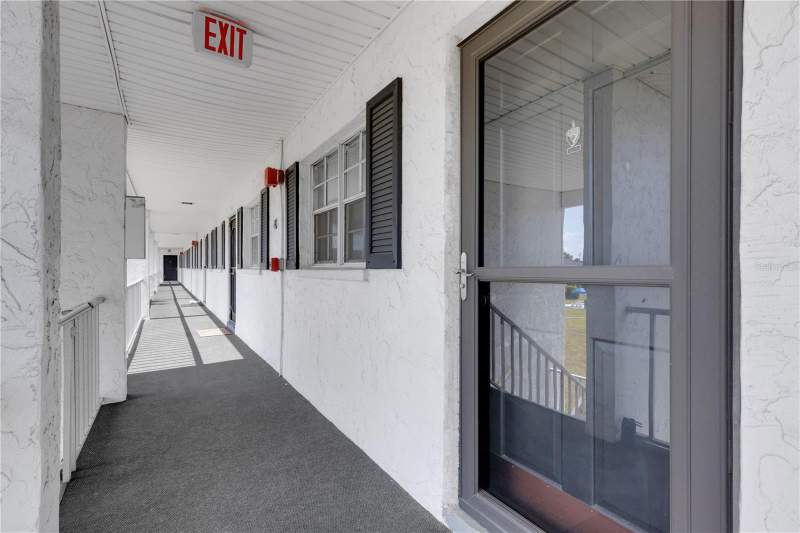 1 bedroom Condominium at 105 47th Avenue Drive #376, Burgundy Unit One, Bradenton — photo 3
