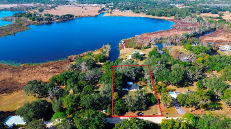 3 bedroom Single Family Residence at 8807 Overlook Drive, Lakeside Estates, Wesley Chapel — photo 2