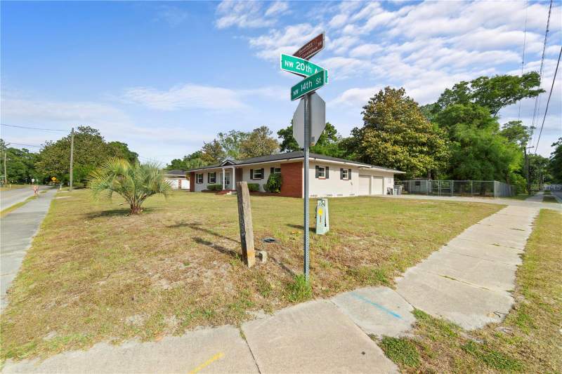 4 bedroom Single Family Residence at 1910 NW 14th Street, Belvedar Sub, Ocala — photo 4