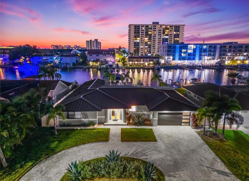 330 LEEWARD ISLAND home for sale in Island Estates Of Clearwater