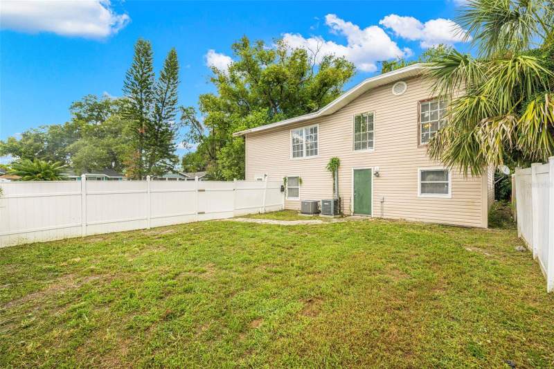 4 bedroom Single Family Residence at 305 E Hanna Avenue, Seminole Heights North, Tampa — photo 2