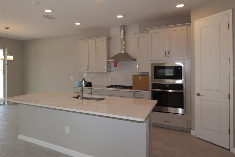 5 bedroom Single Family Residence at 5284 High Line Drive, Center Lake On The Park, St Cloud — photo 2