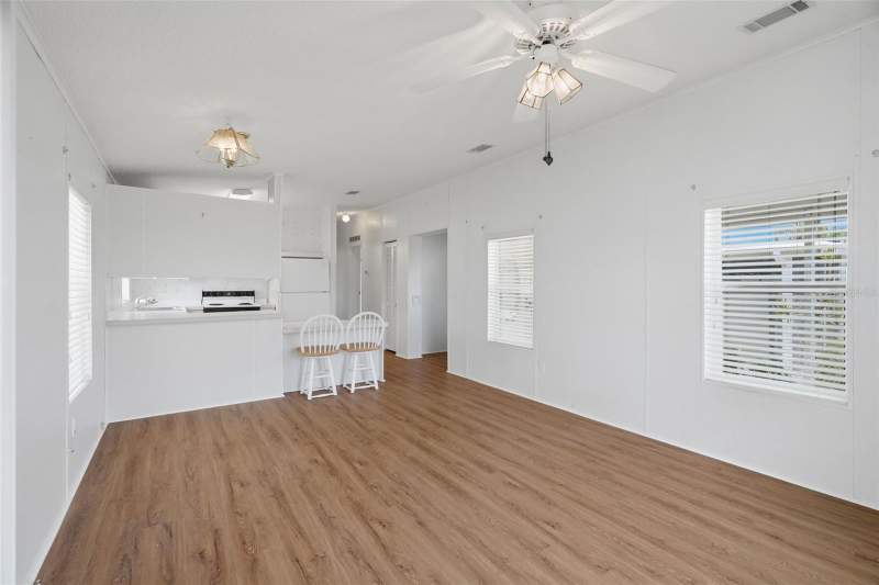 2 bedroom Manufactured Home at 6826 Mount Orange Drive #383, Mobel Americana Mobile Home Park Unrec, St Petersburg — photo 5