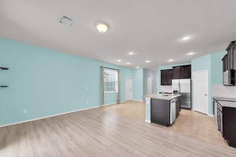 4958 White Sanderling Court, Tampa FL - photo 7 of 39