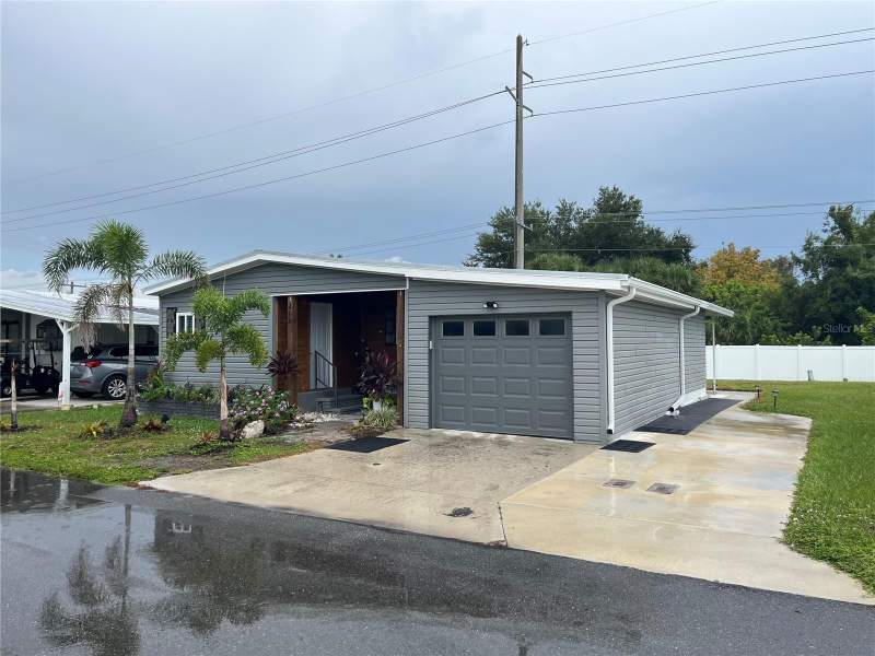 2 bedroom Manufactured Home at 408 S Cervina Drive, Venice Isle, Venice — photo 2