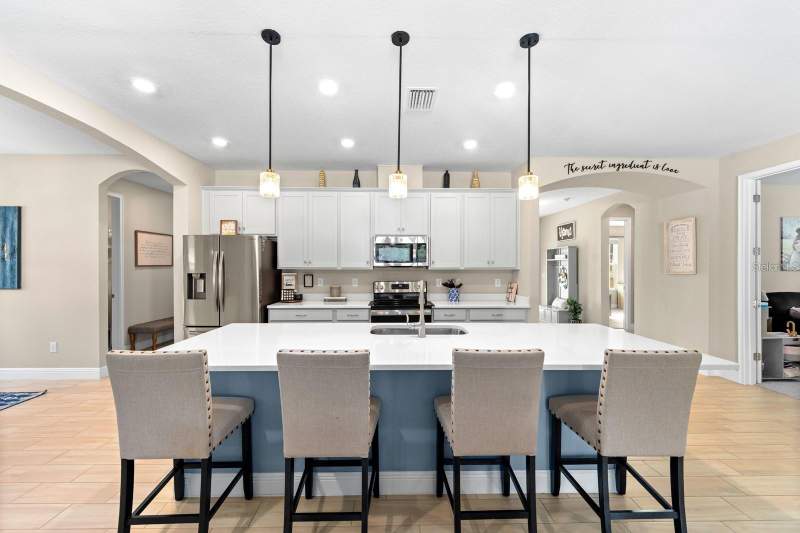4 bedroom Single Family Residence at 8840 Mugnai Street, River Pointe Sub, Riverview — photo 4