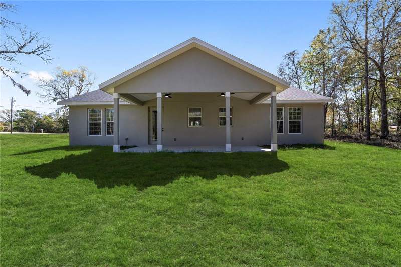 3 bedroom Single Family Residence at 760 NE 152nd Terrace, Williston Hylnds Golf & C Club Estate, Williston — photo 3
