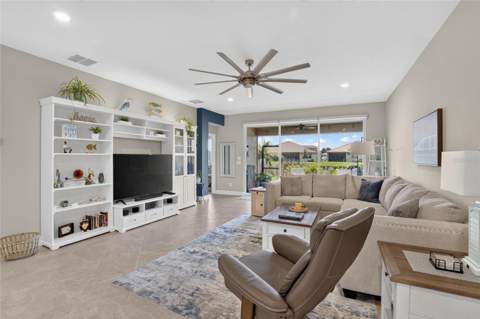 4740 Avila Lakes Drive, Wimauma FL - photo 11 of 72