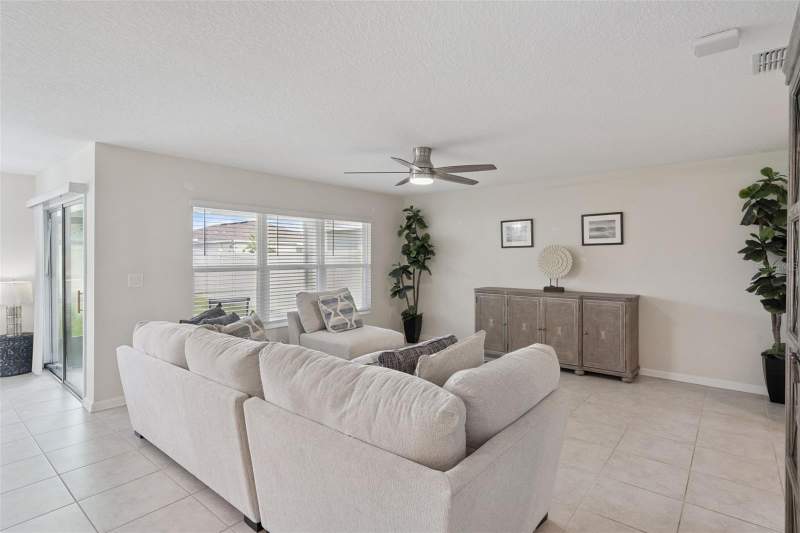 4 bedroom Single Family Residence at 4330 Sunny Creek Place, Storey Creek, Kissimmee — photo 5