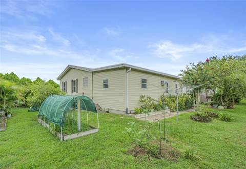 37654 Neukom Avenue, Zephyrhills FL - photo 10 of 56