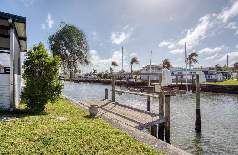 2 bedroom Mobile Home at 18675 US Highway 19 #225, Clearwater, Clearwater — photo 4