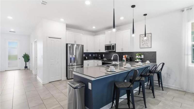 9 bedroom Single Family Residence at 9114 Sommerset Hills Drive, Stoneybrook South North Prcl Ph 7, Davenport — photo 4
