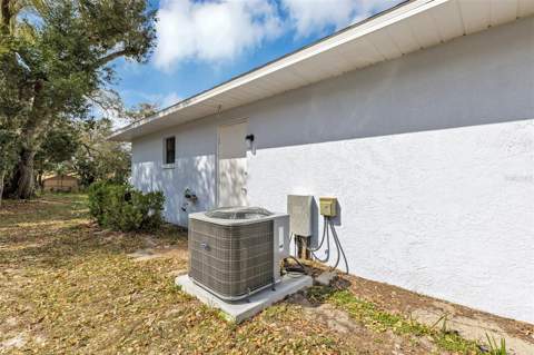 606 Third Avenue, Lady Lake FL - photo 7 of 39