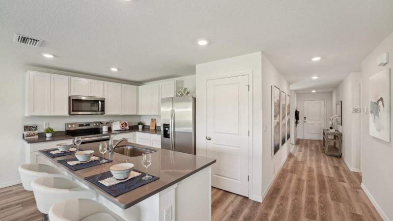 4 bedroom Single Family Residence at 5720 SW 130th Lane, McGinley Landing, Ocala — photo 3