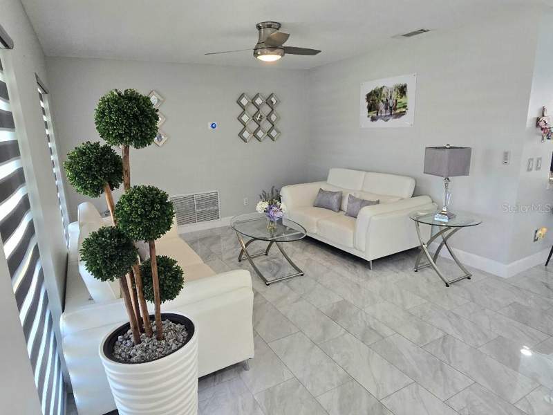 4 bedroom Single Family Residence at 7002 Danewood Court, Townn Country Park Unit 35, Tampa — photo 3