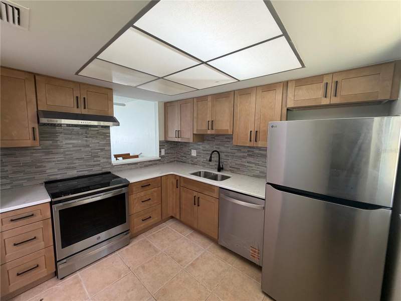 2 bedroom Condominium at 4805 Alt 19 #712, Cove Spgs Condo, Palm Harbor — photo 4