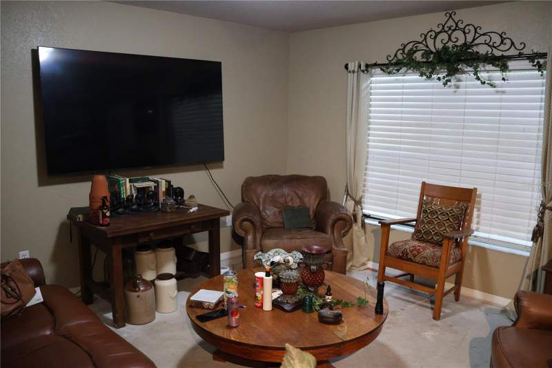 3 bedroom Single Family Residence at 1102 Redbird Street, Leisure Lakes Sec 06, Lake Placid — photo 3