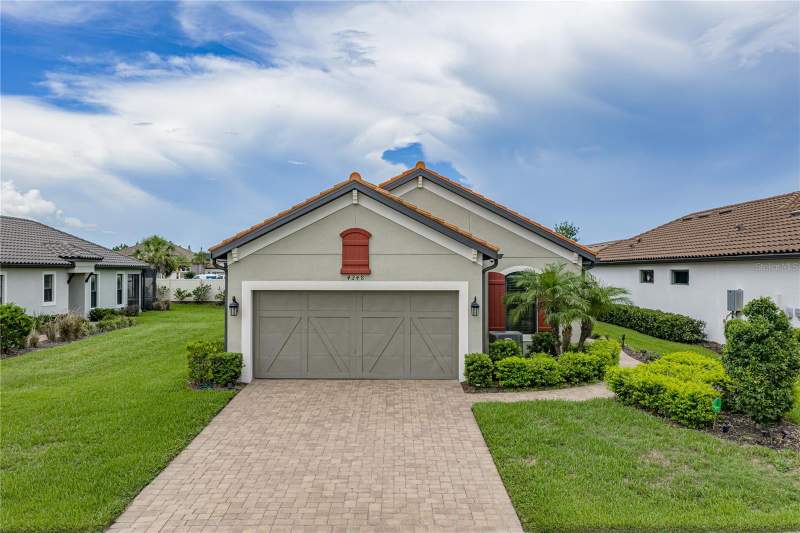 3 bedroom Single Family Residence at 4248 Cairoli Court, Esplanade/Wiregrass Ranch Ph I, Wesley Chapel — photo 2