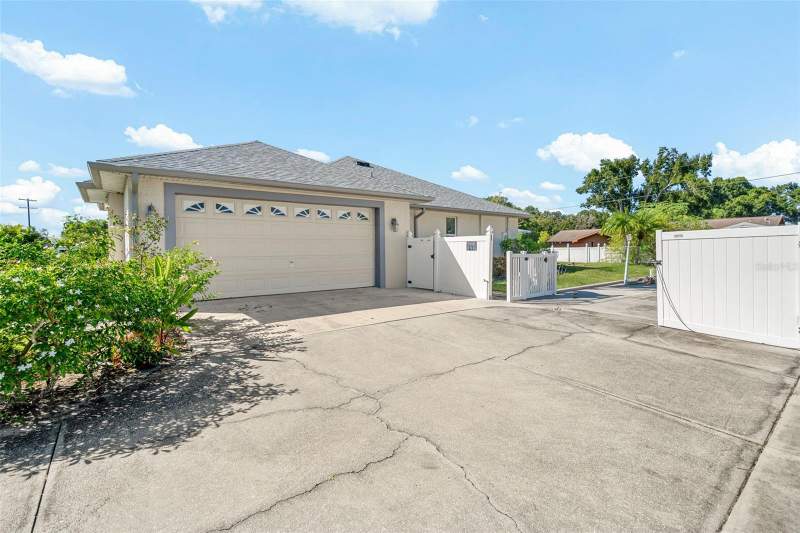 2 bedroom Single Family Residence at 3806 69th Street, Christy Lees Rep, Palmetto — photo 3