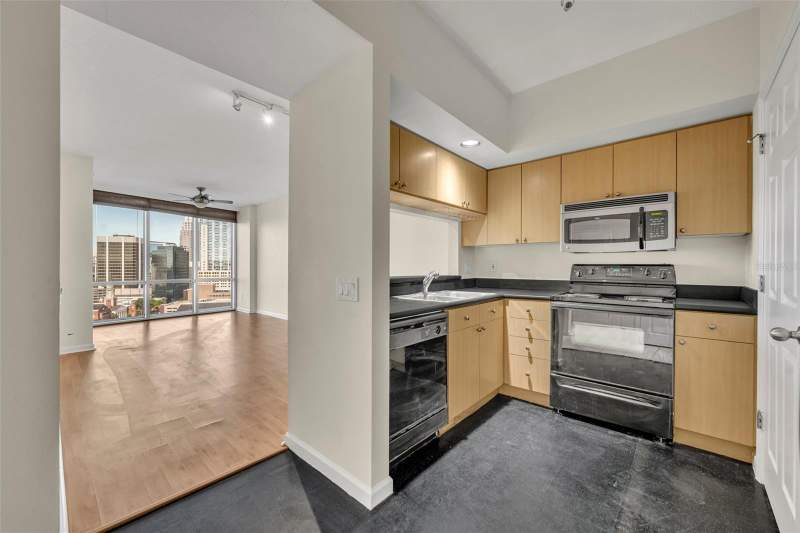 1 bedroom Condominium at 322 E Central Boulevard #1708, Waverly On Lake Eola, Orlando — photo 3