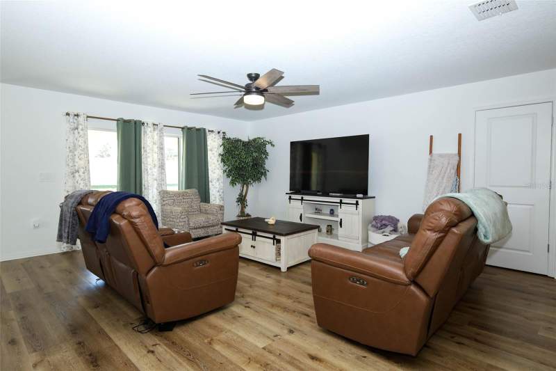 5 bedroom Single Family Residence at 5325 Red Coral Circle, Stoneybrook Hillsb, Mount Dora — photo 5