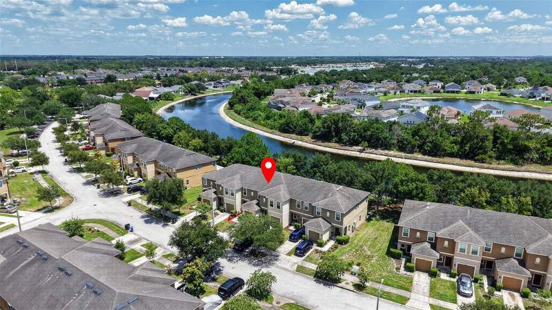 3 bedroom Townhouse at 6710 Holly Heath Drive, Oak Creek Prcl 3, Riverview — photo 4