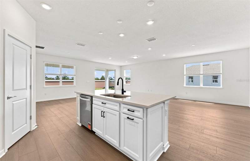 4 bedroom Single Family Residence at 9928 Johnson Oaks Glen, Seaire, Parrish — photo 4