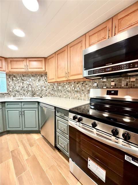 7400 Sun Island Drive #111, South Pasadena FL - photo 7 of 33