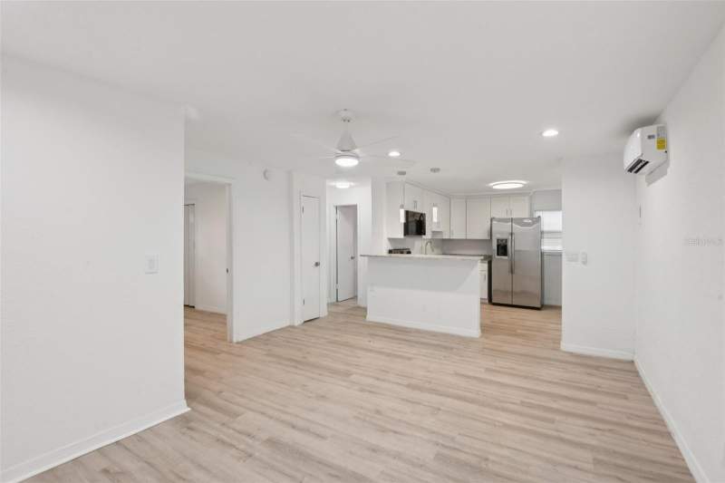 5 bedroom Single Family Residence at 9404 N Mulberry Street, Fairview Terrace, Tampa — photo 3