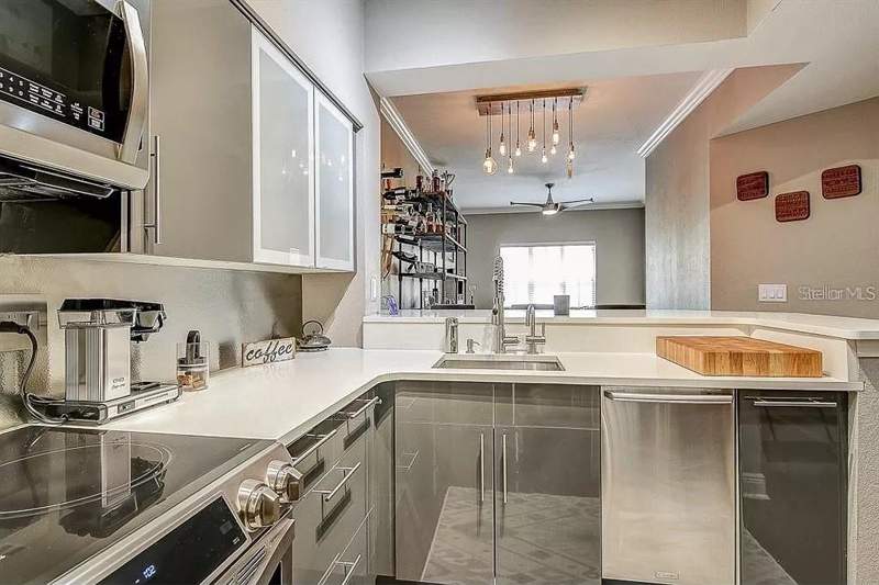 1 bedroom Condominium at 100 4th Avenue #205, Madison At St Pete II, St Petersburg — photo 3