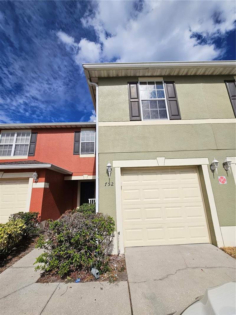 752 CRESTING OAK CIRCLE #64 home for sale in Oakcrest Southmeadowph N
