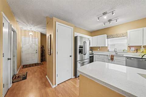 5123 Corvette Drive, Tampa FL - photo 13 of 26