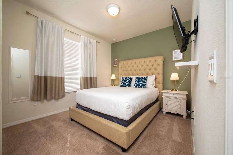 5 bedroom Townhouse at 4611 Terrasonesta Drive, Oakmont Twnhms Ph 2R, Davenport — photo 3