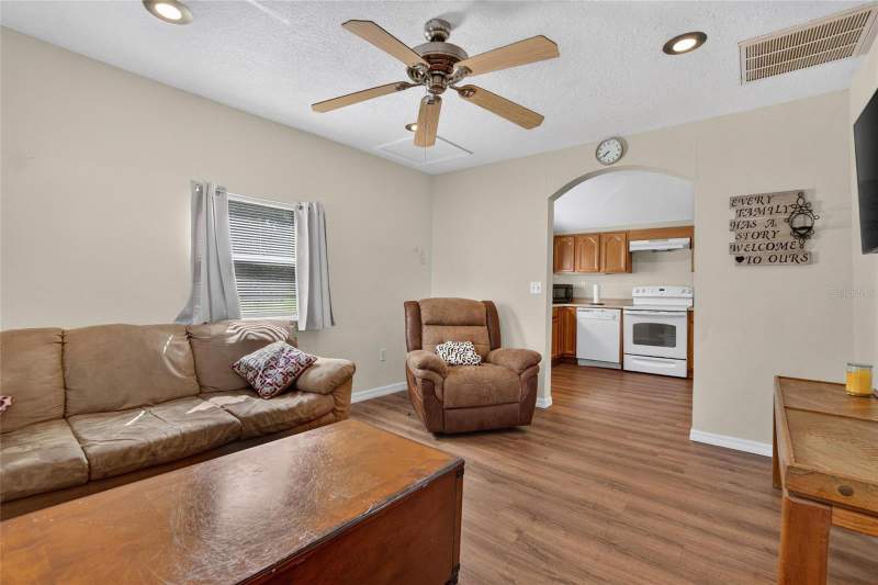 2 bedroom Single Family Residence at 140 Williams Street, Rolling Hills Sub, Mulberry — photo 3