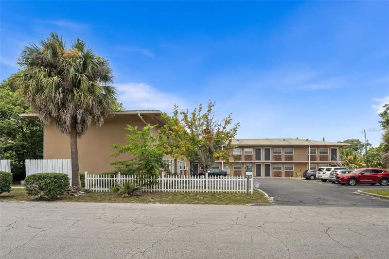 1 bedroom Condominium at 501 NW 15th Avenue #11, Obrian House, Gainesville — photo 2