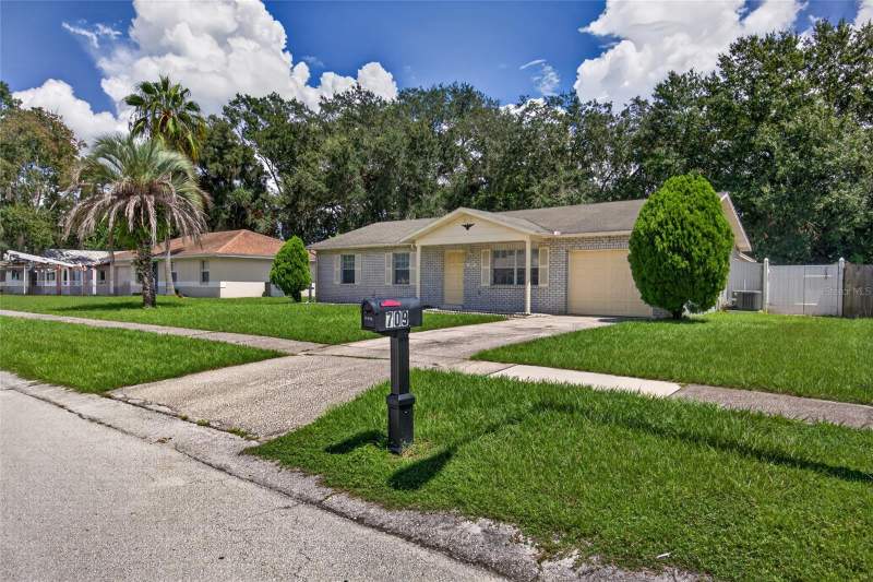 2 bedroom Single Family Residence at 709 Hemlock Lane, Pinesthe, Lakeland — photo 3