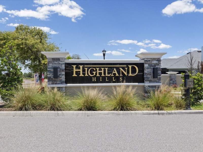 4 bedroom Single Family Residence at 9401 Highland Hills Drive, Highland Hills/Pasco, Hudson — photo 2