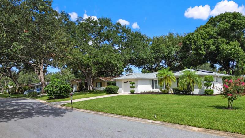 2 bedroom Single Family Residence at 2040 Forest Drive, Greenbriar, Clearwater — photo 3