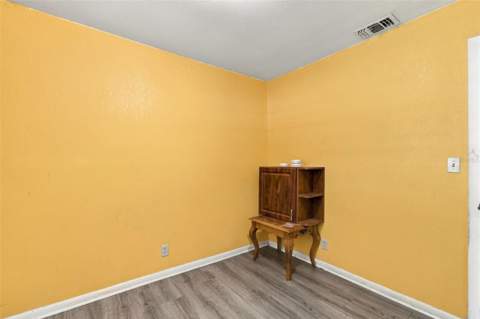 8010 Sharon Drive, Tampa FL - photo 10 of 63