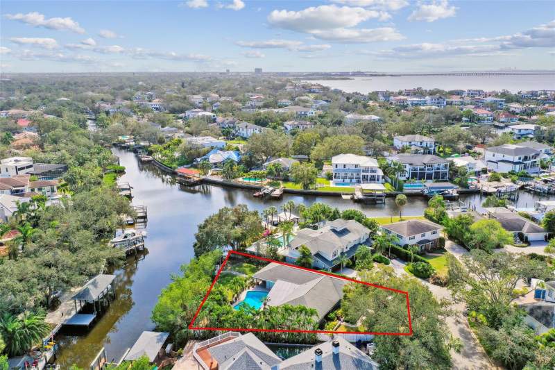 4 bedroom Single Family Residence at 5104 W SAN JOSE STREET, SUNSET PARK ISLES UNIT 5, TAMPA — photo 1